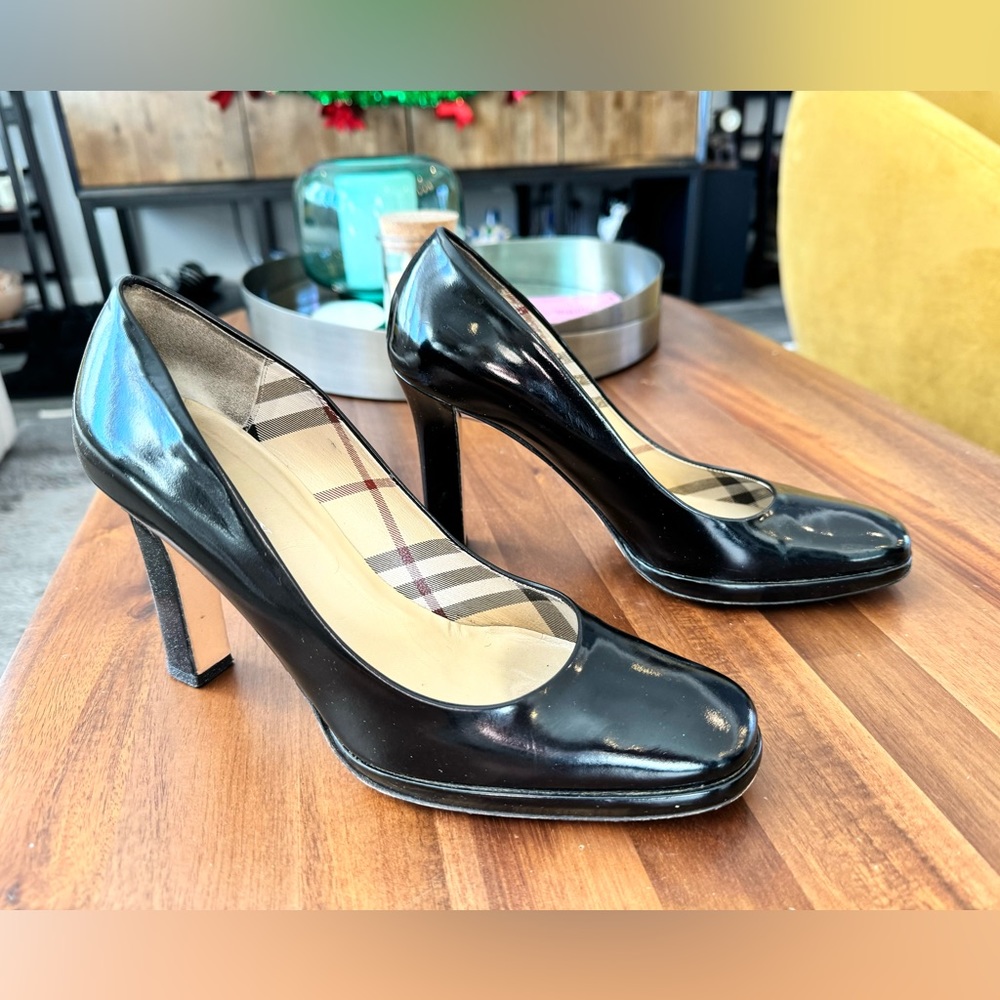 Burberry Black Patent Leather Block Heel Pumps - Picture 2 of 11
